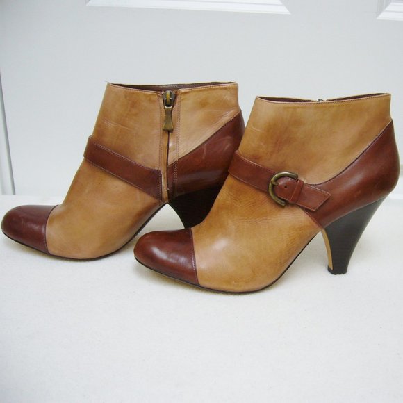 Max Studio Rally Leather Ankle Bootie - Picture 3 of 6